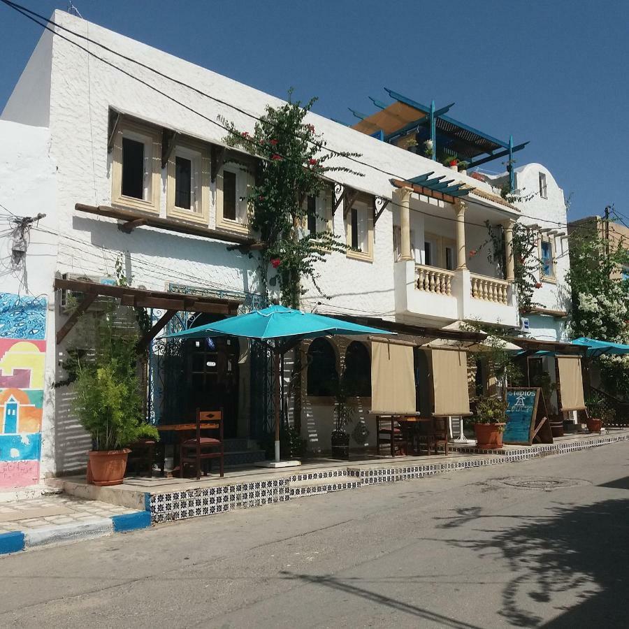 L'Artisan Hotel Harqalah Exterior photo